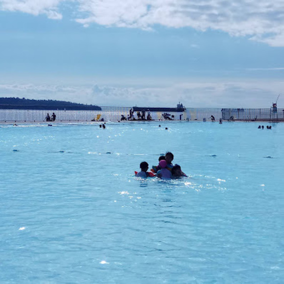 Meet your Posher, Abbie - Picture 1 of 1